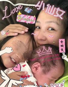 小奶娃吃瓜,萌态十足，揭秘宝宝成长中的趣味瞬间  第3张