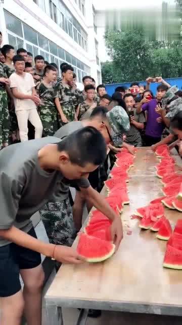 吃瓜的队,吃瓜群众视角下的娱乐圈风云录  第3张