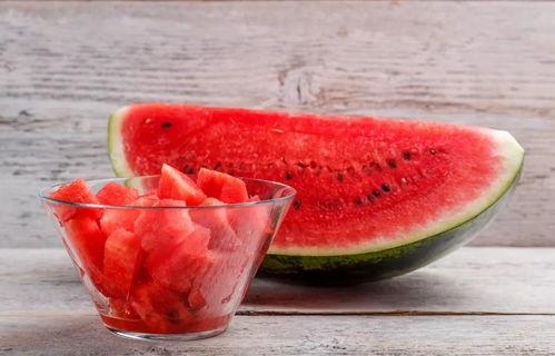 小霖吃瓜,揭秘娱乐圈那些不为人知的幕后故事  第2张