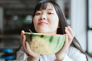 吃瓜少女写真古装,古装写真中的吃瓜少女风情  第2张