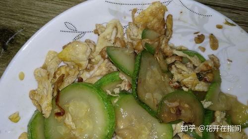 贝贝瓜炒着吃还有营养吗,贝贝瓜炒制美味与营养并存  第2张